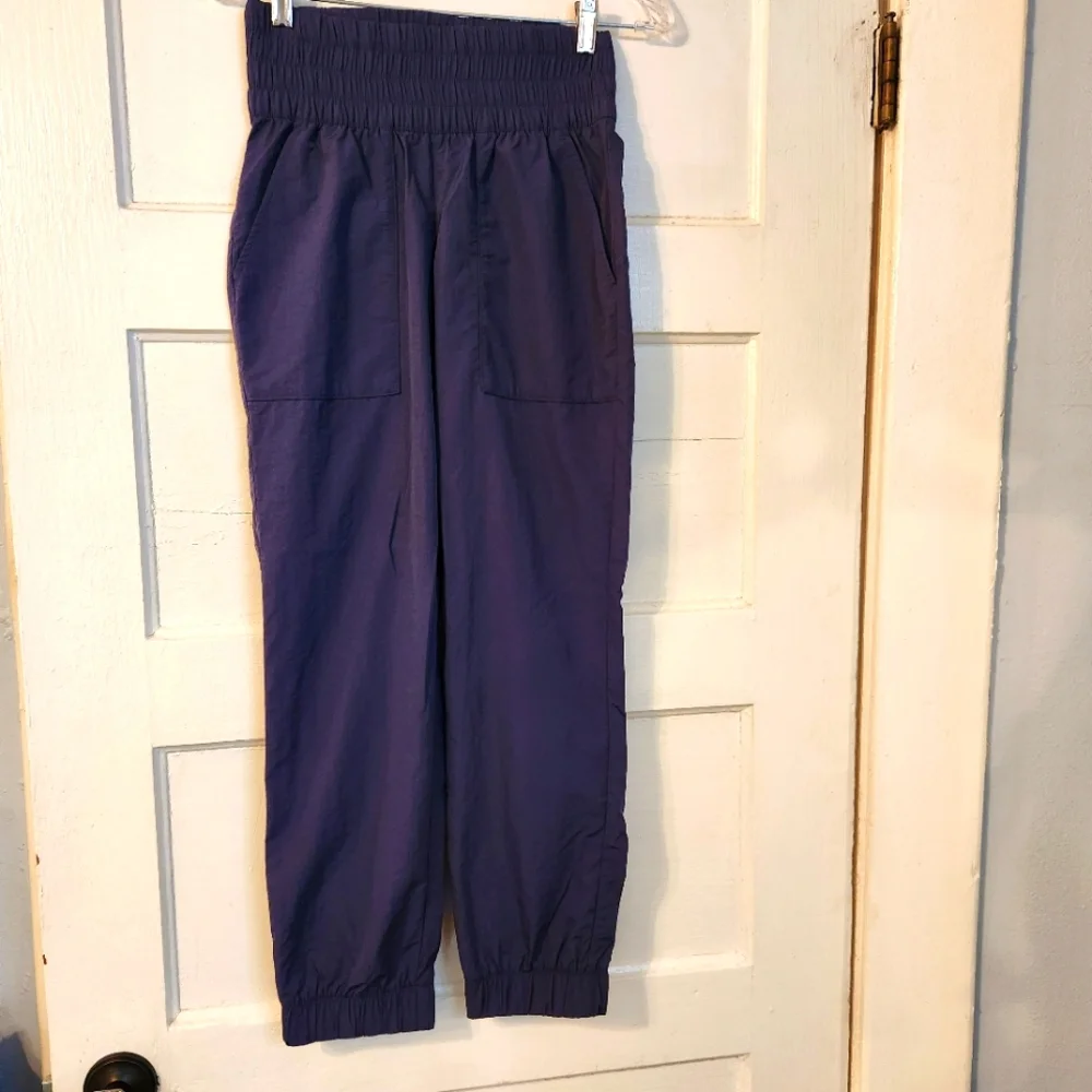 Columbia Women's Hiking Jogger Pants Omni Shield Navy Sz XS EUC Athletic Nature
